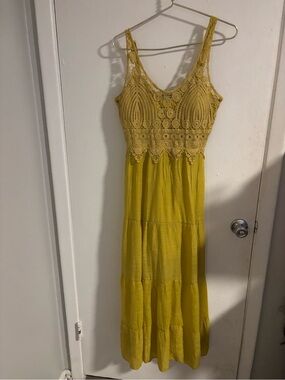 JGEE Mustard Yellow Crochet Lace Boho Midi Dress Size Medium
(1084)